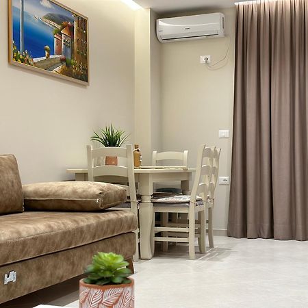 Beachfront Apartment With Balcony Avlonya Dış mekan fotoğraf
