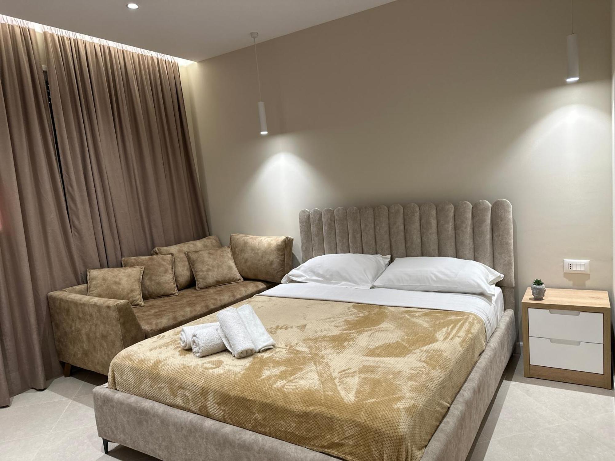 Beachfront Apartment With Balcony Avlonya Dış mekan fotoğraf