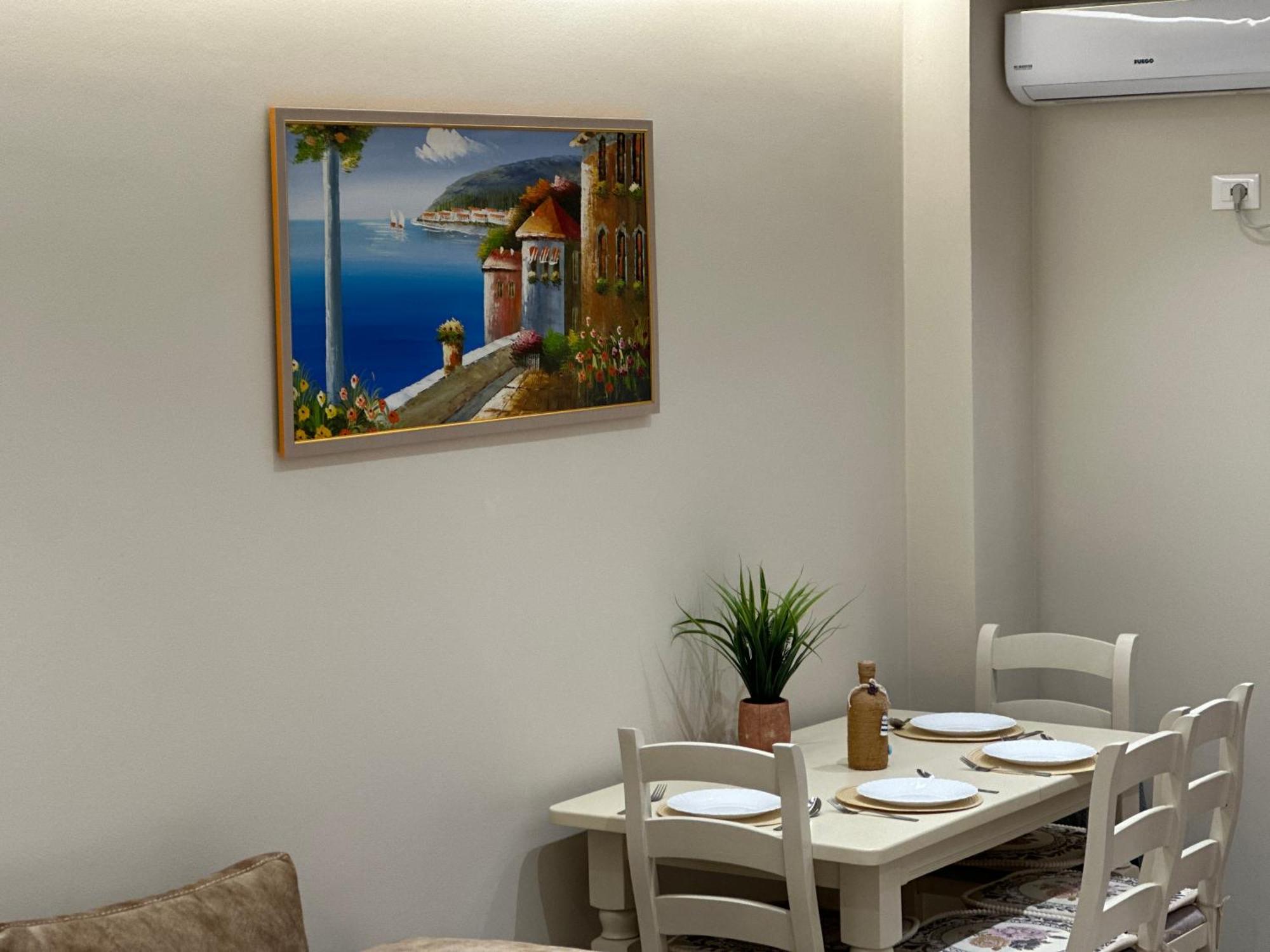 Beachfront Apartment With Balcony Avlonya Dış mekan fotoğraf