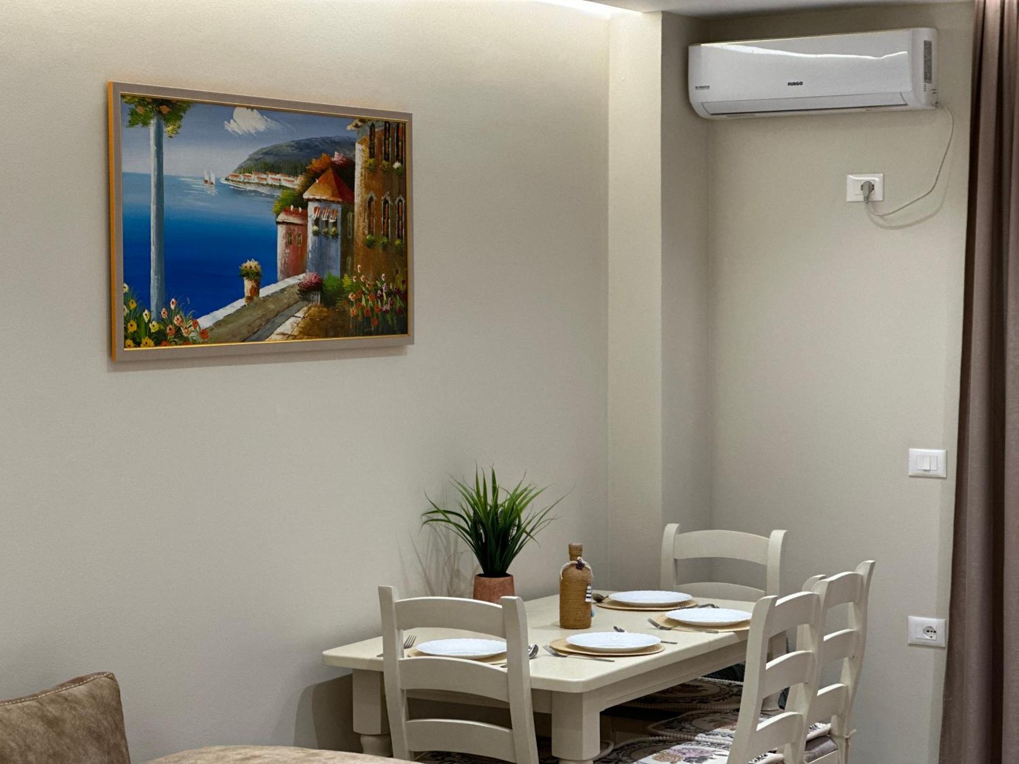 Beachfront Apartment With Balcony Avlonya Dış mekan fotoğraf